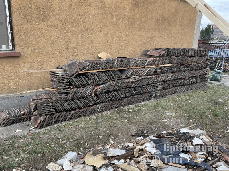 Bontott cserép ingyen elvihető