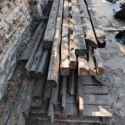 Bontott tető gerenda