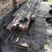 Bontott tető gerenda