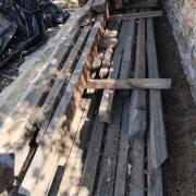 Bontott tető gerenda