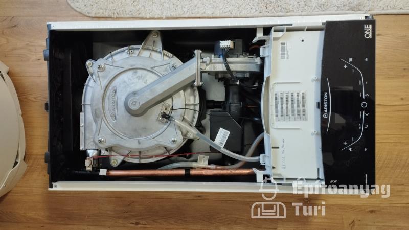 Ariston Genus One System 24 kW kondenzációs kazán rendszer