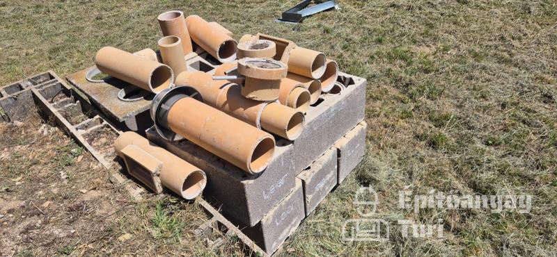 Bontott füstcsatorna, kéményelemek - terrakotta, kerámia csövek, betonzáró