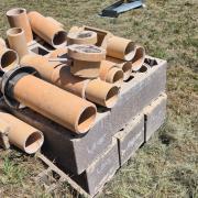 Bontott füstcsatorna, kéményelemek - terrakotta, kerámia csövek, betonzáró