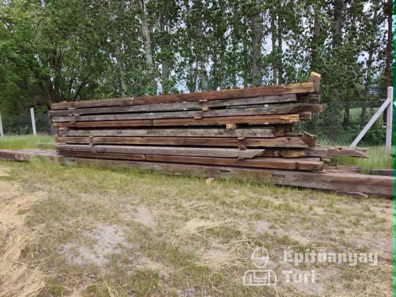 Bontott faanyag vörösfenyő